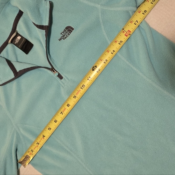 The North Face quarter zip fleece, women's size medium - Picture 8 of 9